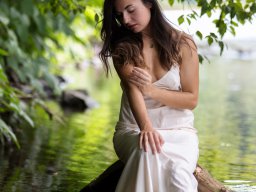 angelina_b08a2088_small
